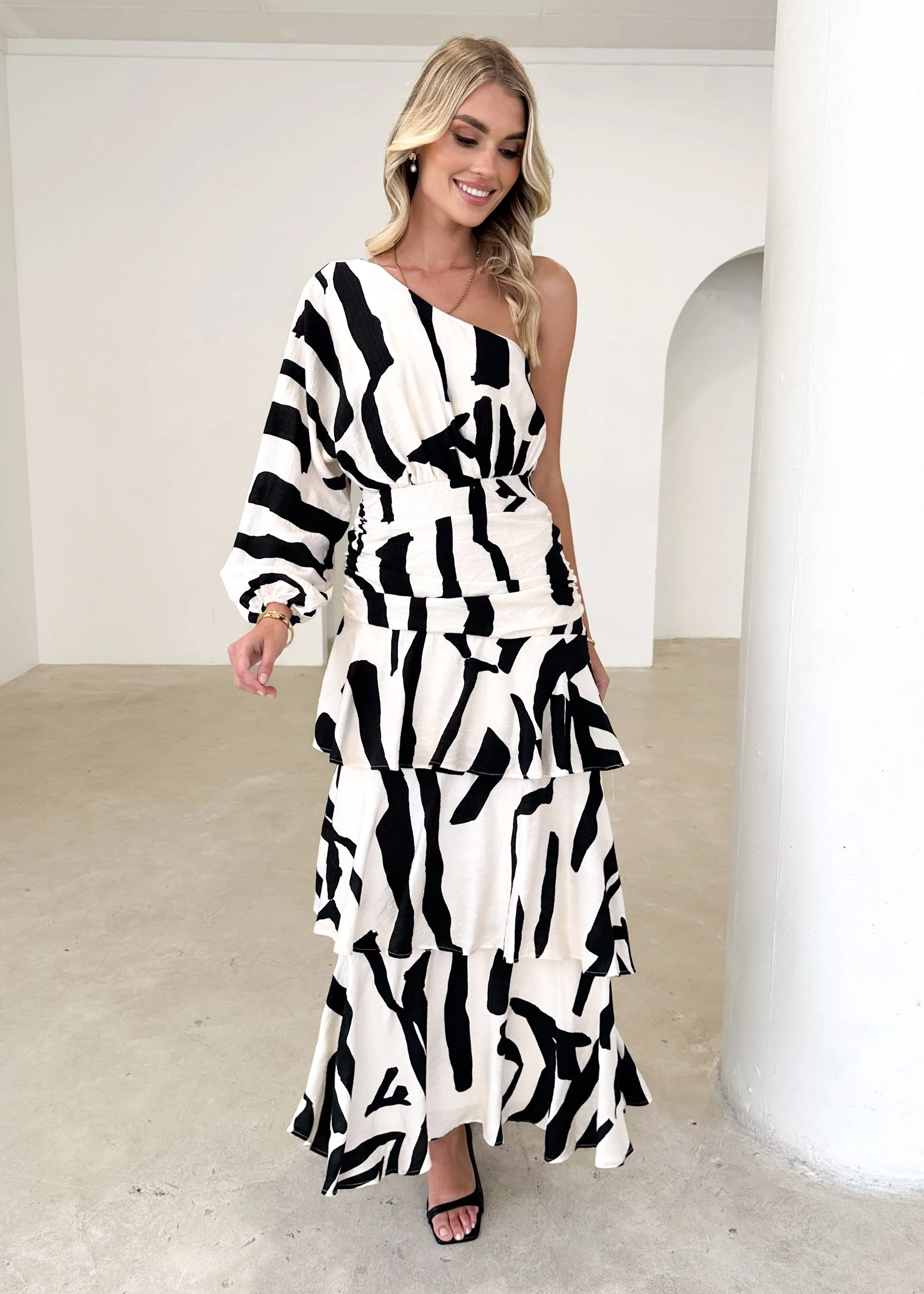 Cody One Shoulder Maxi Dress - Beige Abstract - Image 3