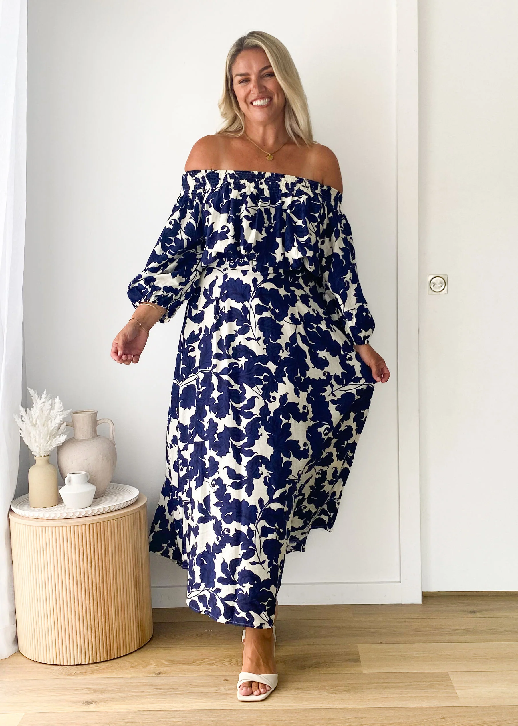 Talu Off Shoulder Midi Dress - Navy Paisley - Image 4