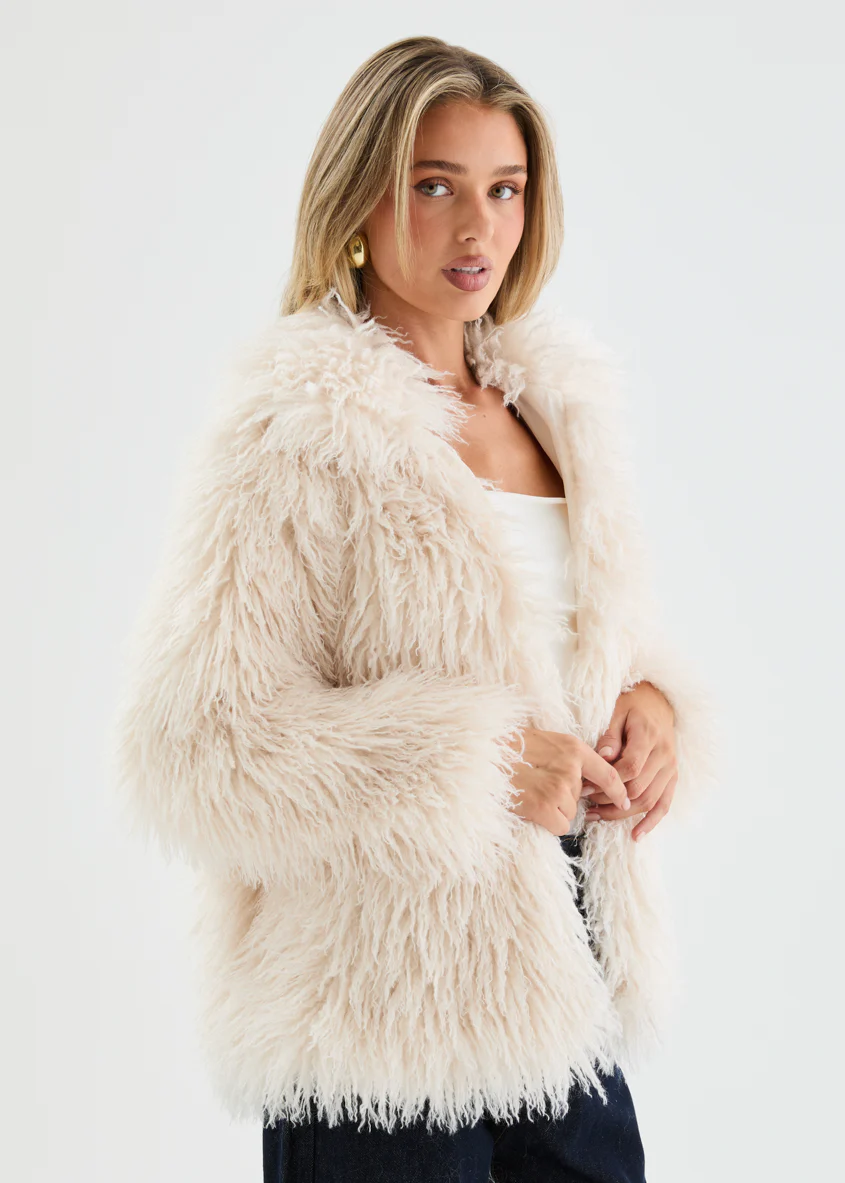 Xylia Fluffy Coat - Off White - Image 3